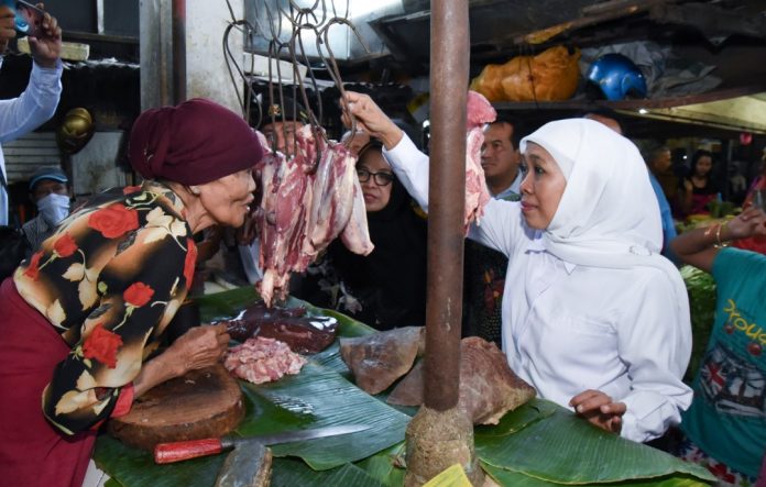 Pantau Harga Pasar Pucang Anom (2)