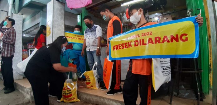 08 Sosialisasi sampah plastik Pasar Pucang