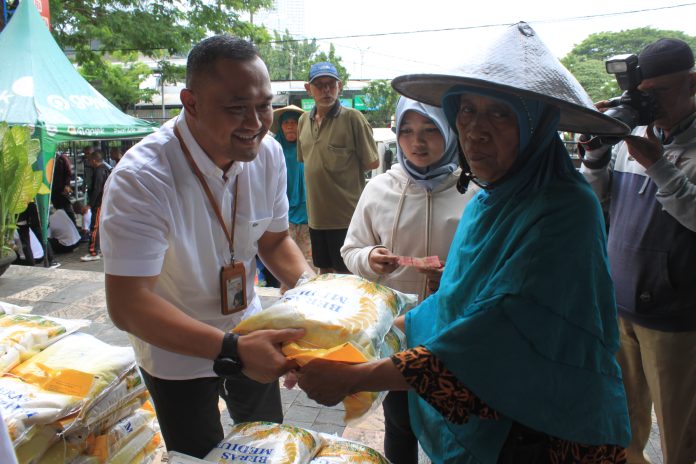 Operasi Pasar Komoditi Beras Pasar Wonokromo (6)